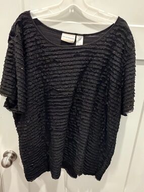 Alfred Dunner 2X Black Textured Blouse Sheer Overlay Stretch Plus Size Top
